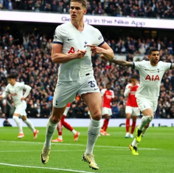 英超熱刺客勝埃弗頓：范德芬賽后多維解讀賽事