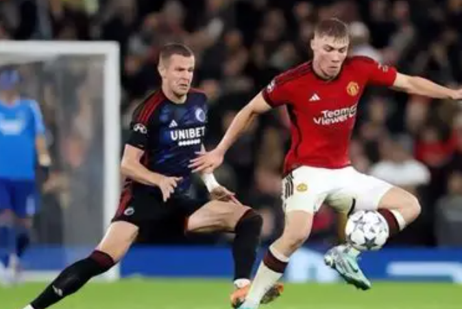 那不勒斯冬窗欲提前激活霍伊倫買斷條款，曼聯(lián)已表態(tài)同意