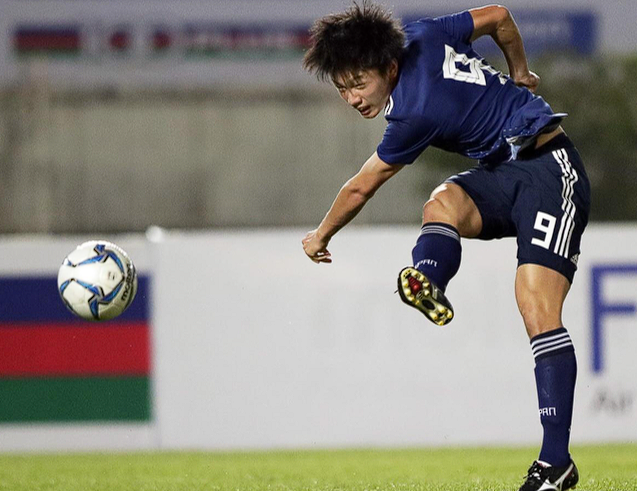 費(fèi)耶諾德荷甲強(qiáng)勢(shì)領(lǐng)跑：上田綺世閃耀與范佩西執(zhí)教成效分析