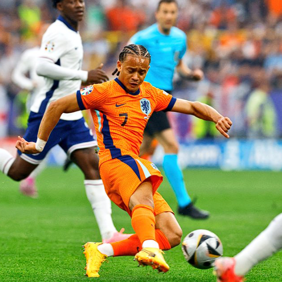 熱刺高價引援西蒙斯遭質(zhì)疑：表現(xiàn)低迷引多方批評