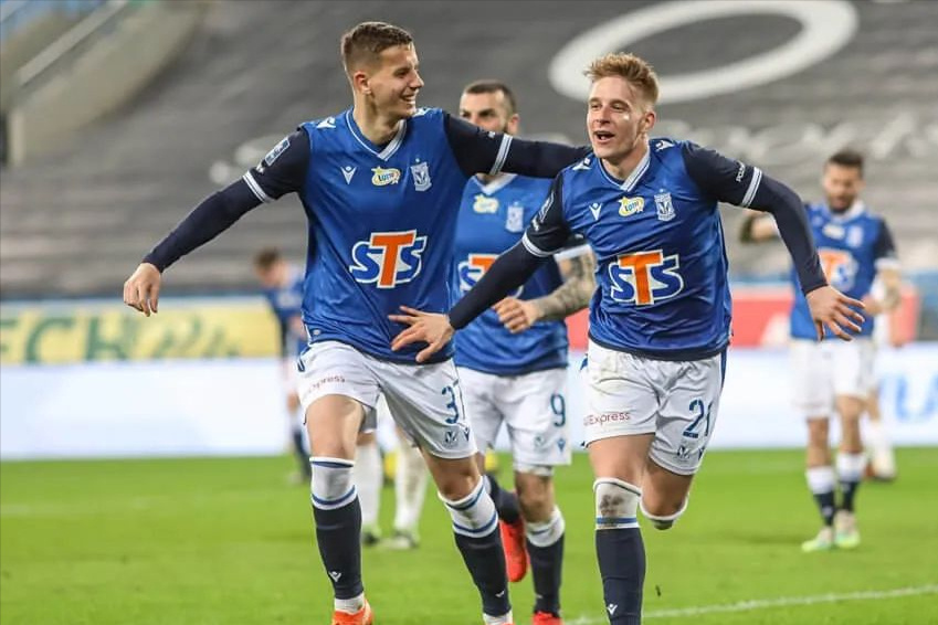 黑馬主場鏖戰(zhàn)藍軍，歐冠生死局懸念陡升