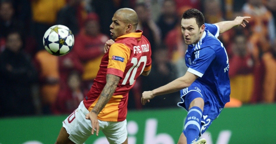 傳控狂潮VS鐵血反擊，阿賈克斯主場誓守三分