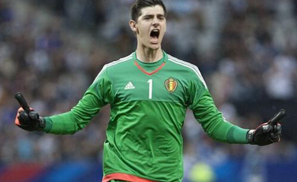 庫爾圖瓦歐冠高光：以“嘆息之墻”之姿捍衛(wèi)<a  style='color: blue;'>皇馬</a>尊嚴(yán)