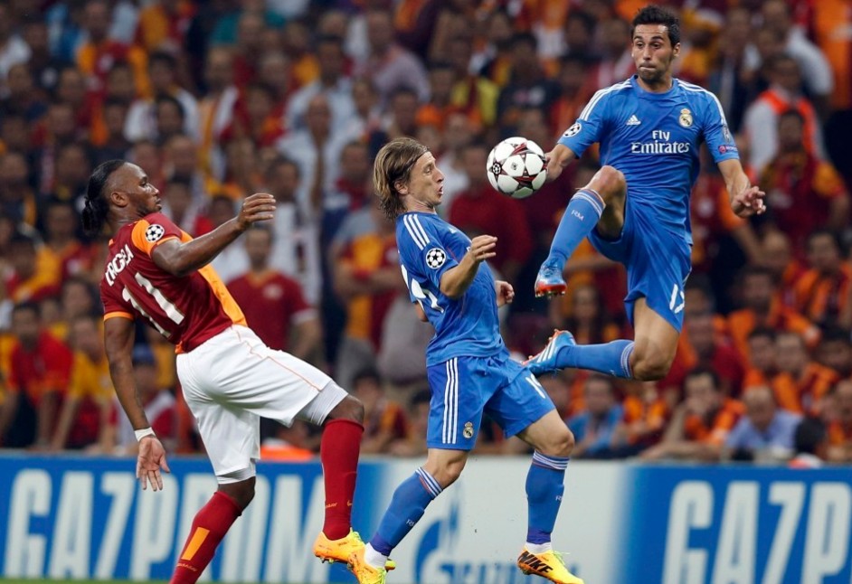 阿賈克斯激戰(zhàn)加拉塔薩雷：歐冠攻防博弈