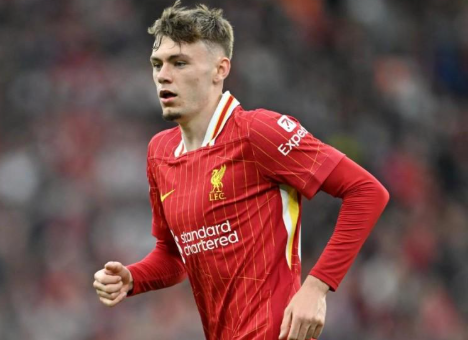 利物浦新星布拉德利：歐冠賽場(chǎng)閃耀，青訓(xùn)教練盛贊其天賦與智慧