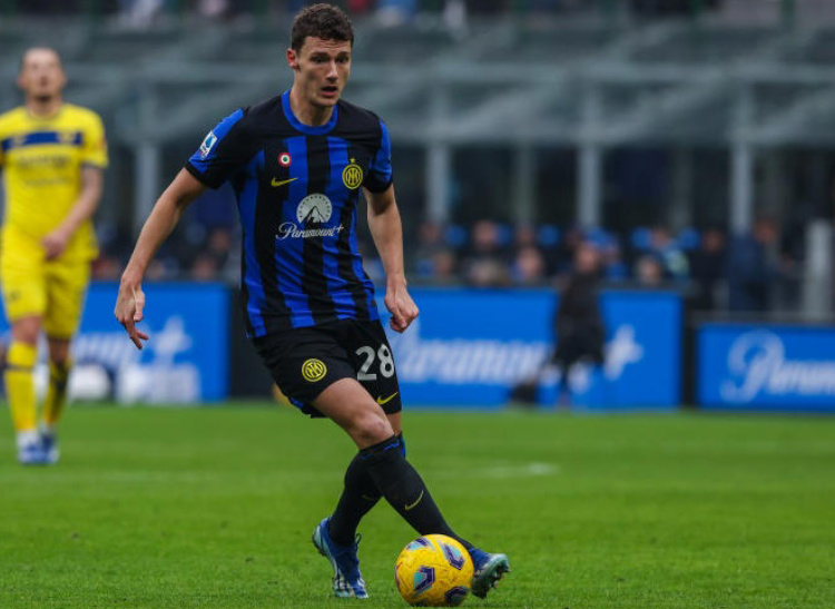 德澤爾比談帕瓦爾：狀態(tài)掙扎，需冷靜調(diào)整以重返國家隊