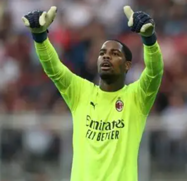 法媒聚焦：米蘭、<a href='https://www.www.162175.com/news/tag/606.html' style='color: blue;'>拜仁</a>、<a  style='color: blue;'>利物浦</a>三將續(xù)約風(fēng)云