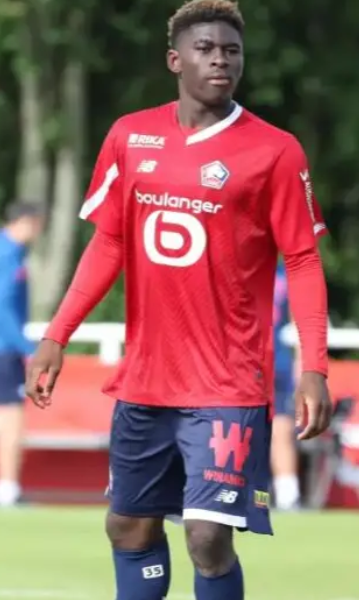 曼聯(lián)中場引援新動態(tài)：巴萊巴與若昂·戈麥斯的潛在選擇