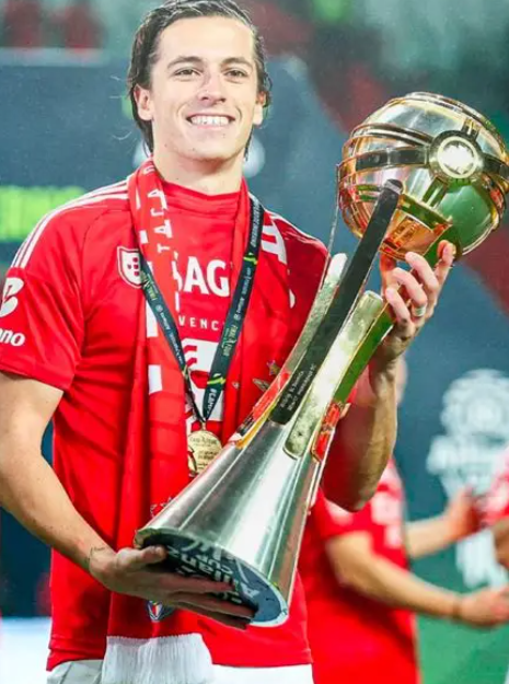 曼聯(lián)青訓(xùn)困局：從卡雷拉斯放走事件看人才策略之失