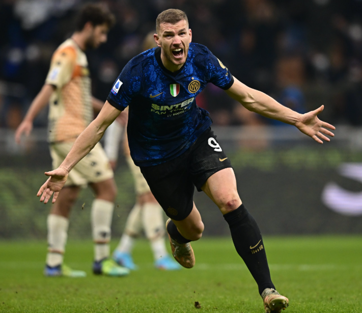 波黑<a  style='color: blue;'>世預(yù)賽</a>強(qiáng)勢(shì)突圍：哲科寶刀未老，附加賽席位提前落袋