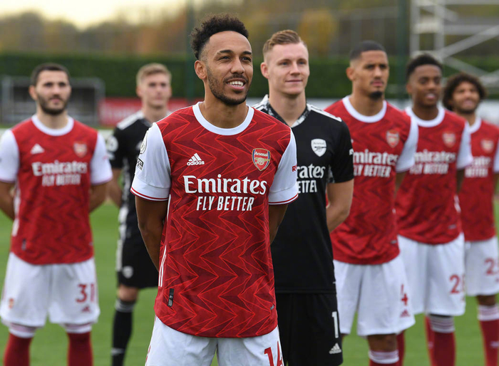 槍手歐冠狂飆：青春風暴鑄就鋼鐵防線