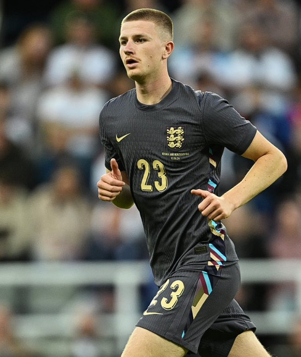 曼聯(lián)中場困局：約克剖析亞當(dāng)·沃頓與探尋解決之道