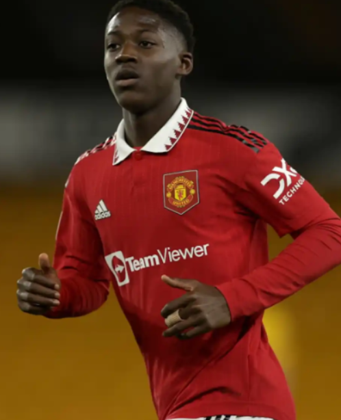 曼聯(lián)中場梅努歸隊：現(xiàn)狀、困境與未來展望