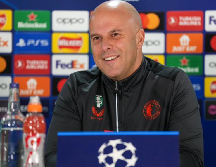 斯洛特缺席北英格蘭足球記者協會頒獎典禮，麥卡利斯特代領獎項