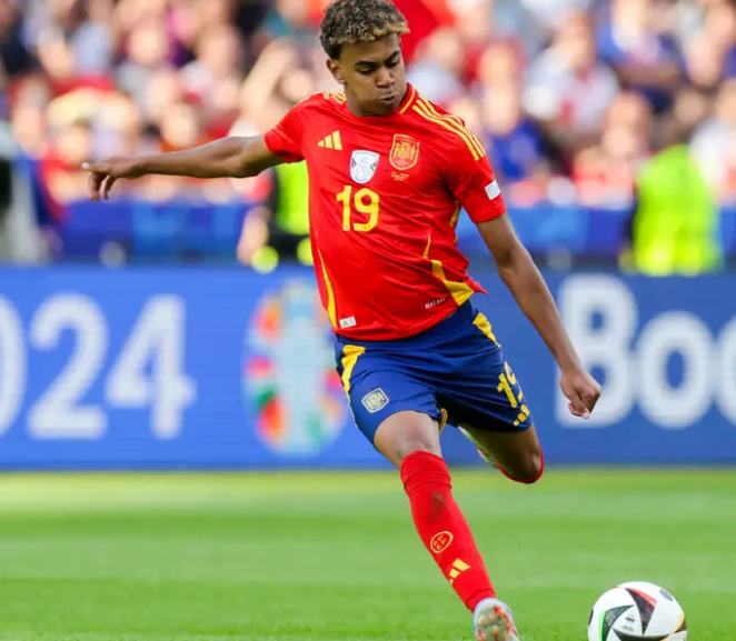 歐冠切爾西勝巴薩：球迷挑釁與庫庫雷利亞對亞馬爾的針對性防守