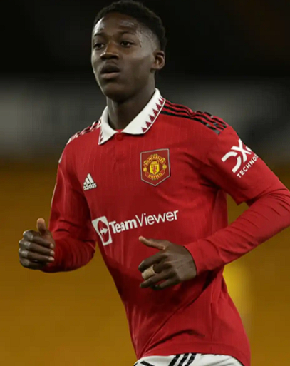 曼聯(lián)中場(chǎng)梅努冬窗離隊(duì)風(fēng)波：現(xiàn)狀、過(guò)往與未來(lái)走向